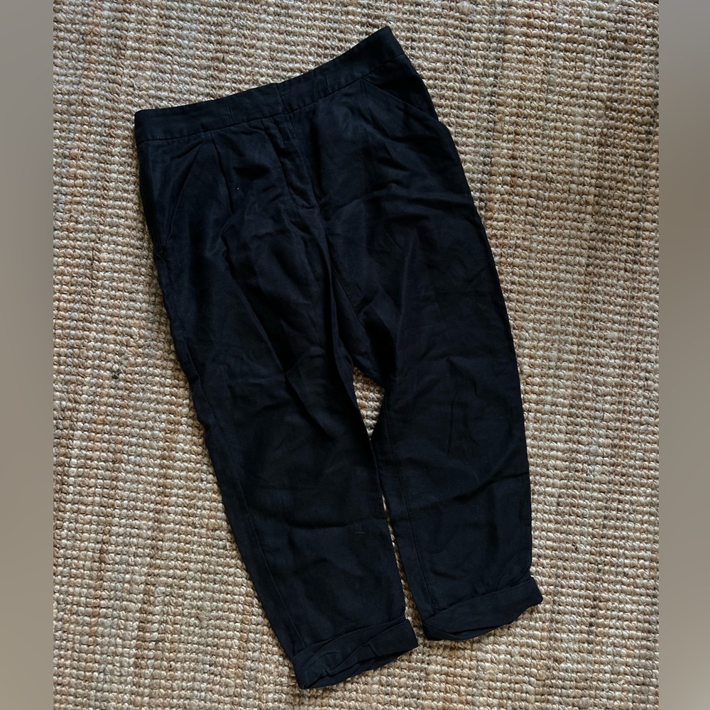 Wilfred/Aritzia Black cropped linen trousers - size 2